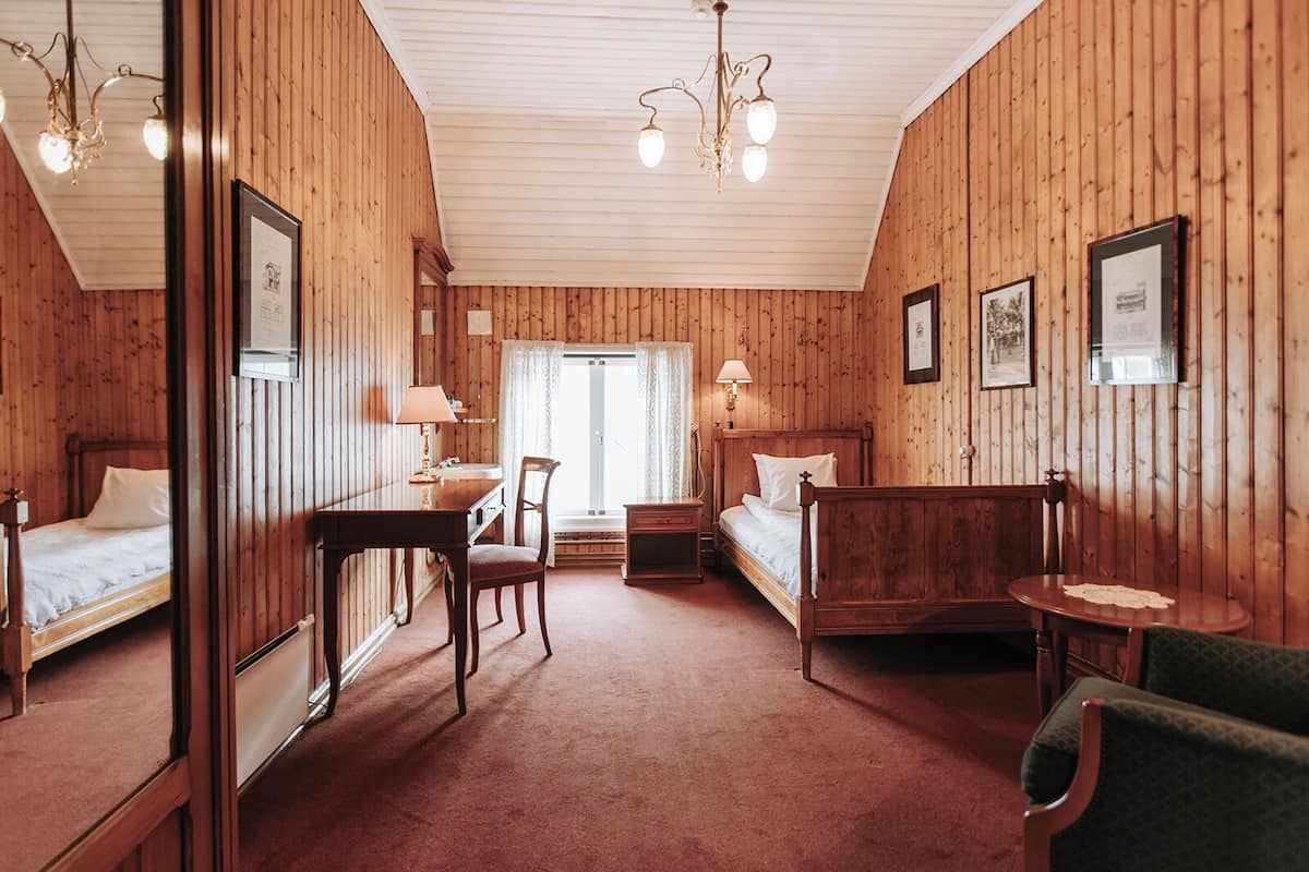 Veslas værelse (Historical building, shared bathroom) | Wi-fi (inkludert) og sengetøy