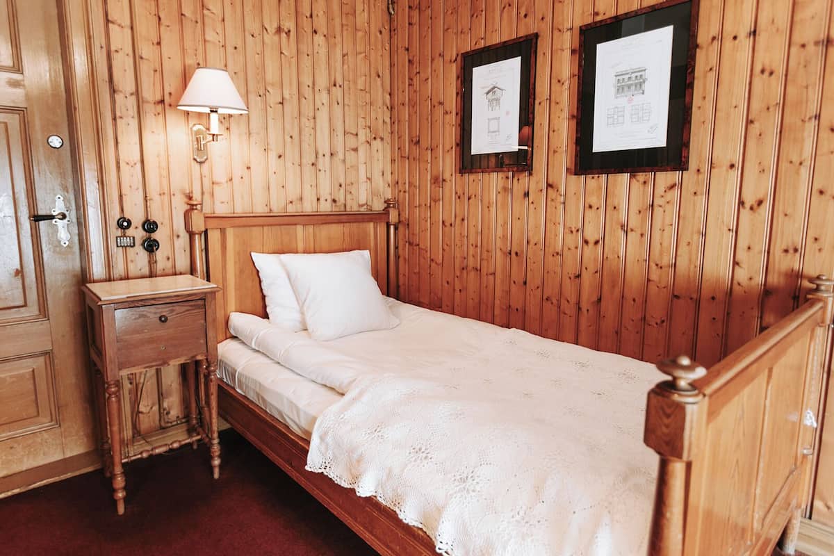 Bebes værelse ((Historical building, shared bathroom) | Wi-fi (inkludert) og sengetøy