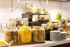 Free daily buffet breakfast - Comfort Hotel Linköping City (Linkoping)