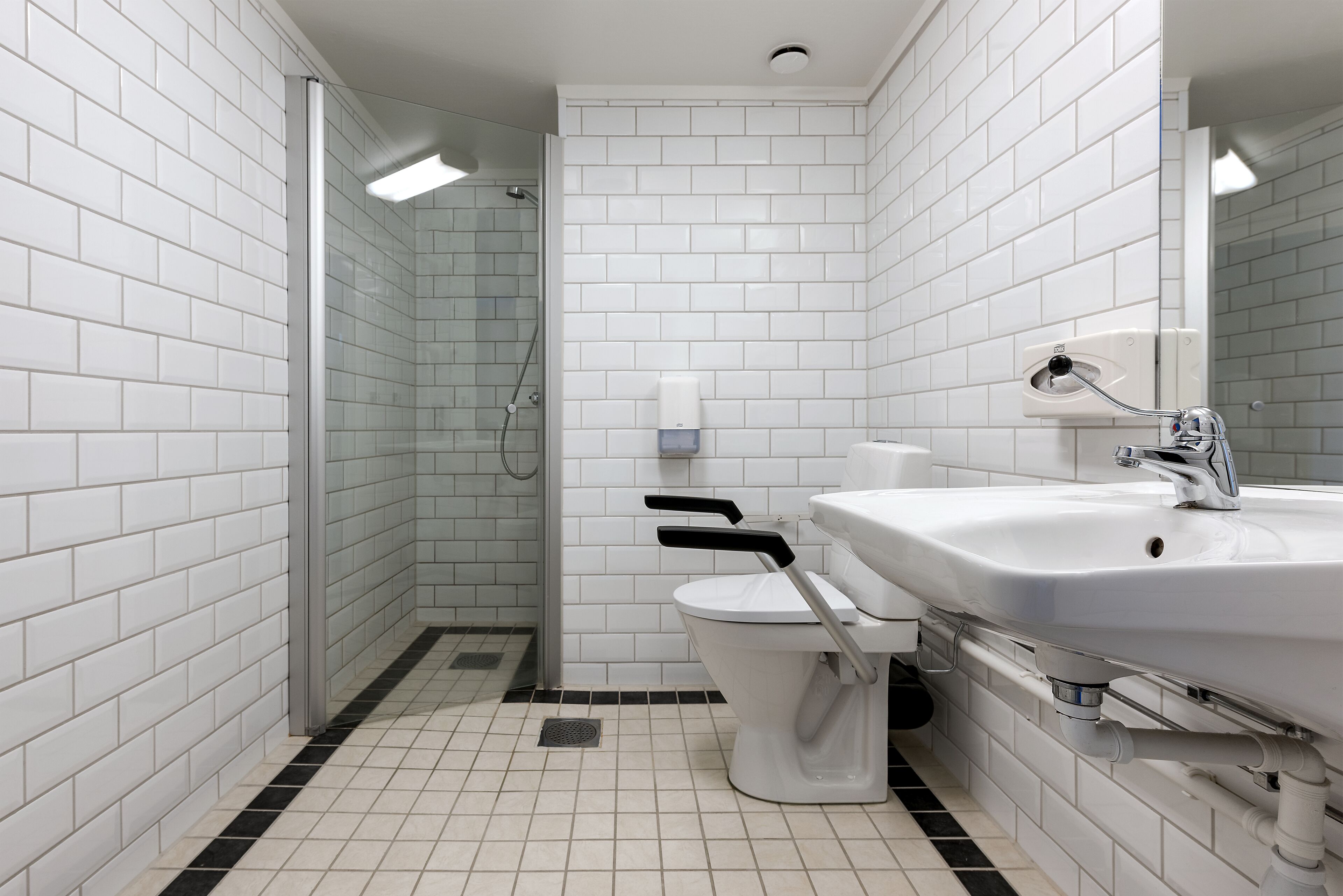 superior double room, city view | bathroom | hair dryer, towels