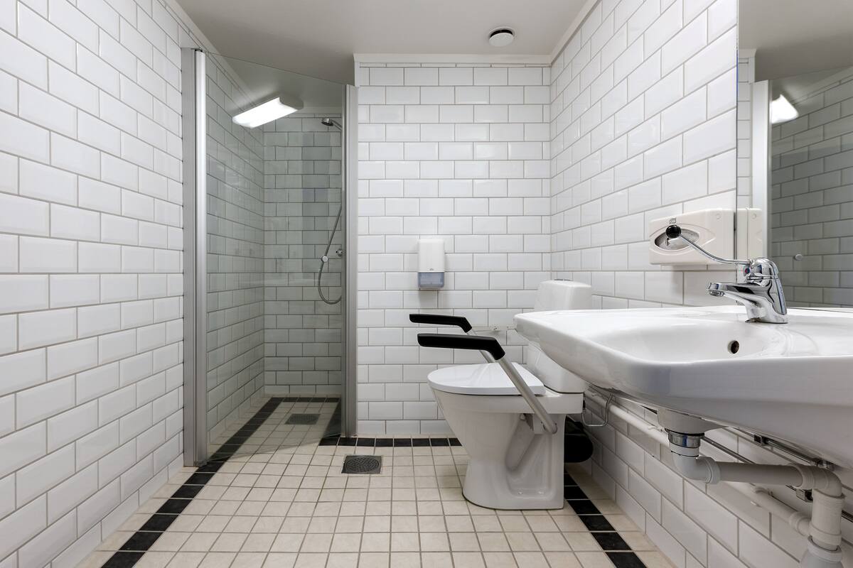 superior double room, city view | bathroom | hair dryer, towels