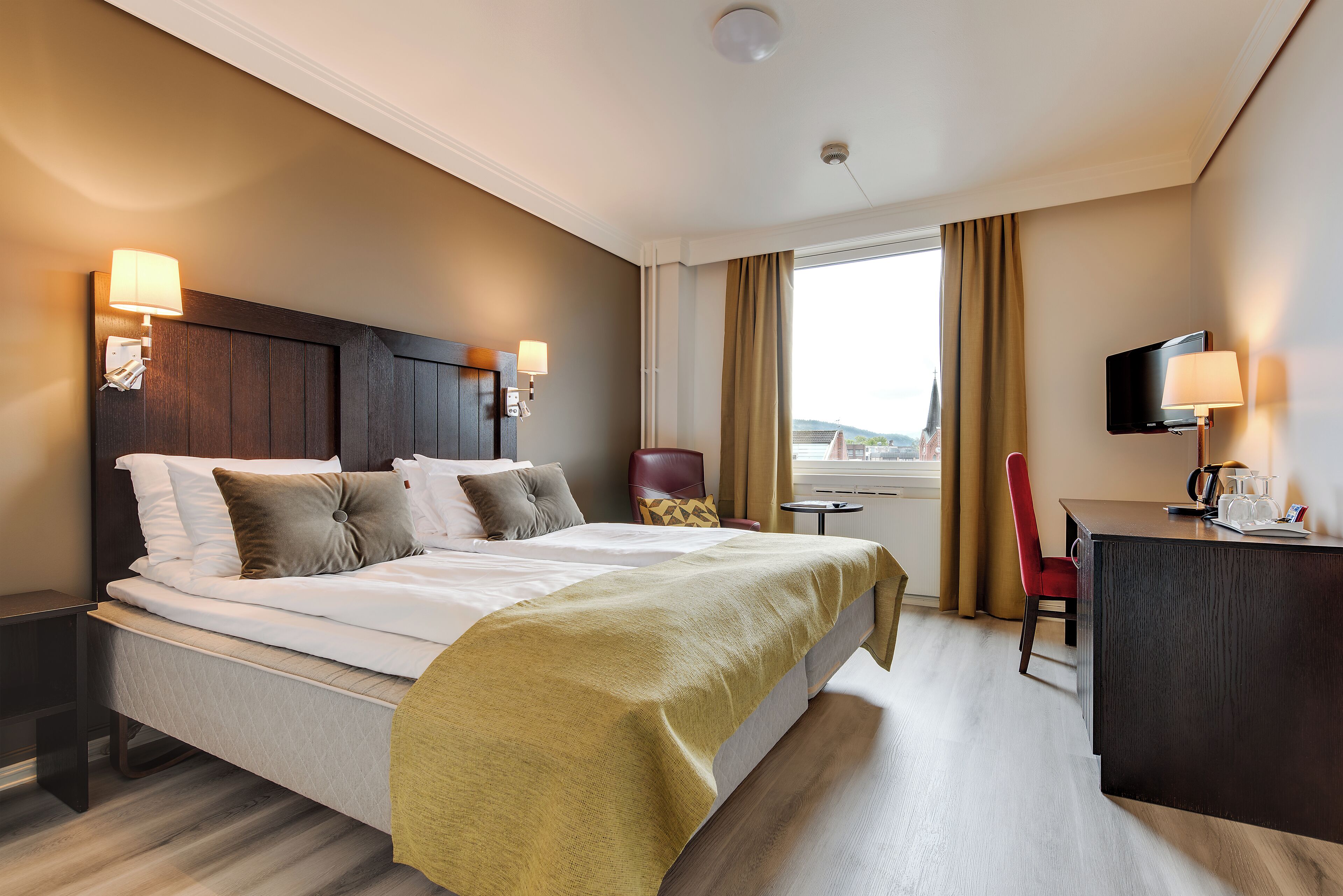 standard double room | hypo-allergenic bedding, desk, free wifi, bed sheets