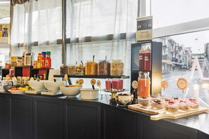 Free buffet breakfast