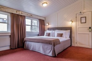 Junior Suite | Hypo-allergenic bedding, individually decorated, individually furnished - Kronen Gaard Hotel (Sandnes)