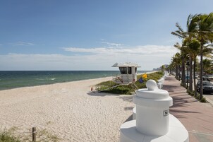 Una playa cerca