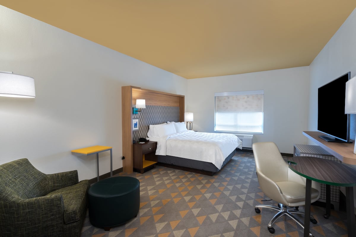 Suite, 1 King-Bett | 1 Schlafzimmer, Schreibtisch, laptopgeeigneter Arbeitsplatz