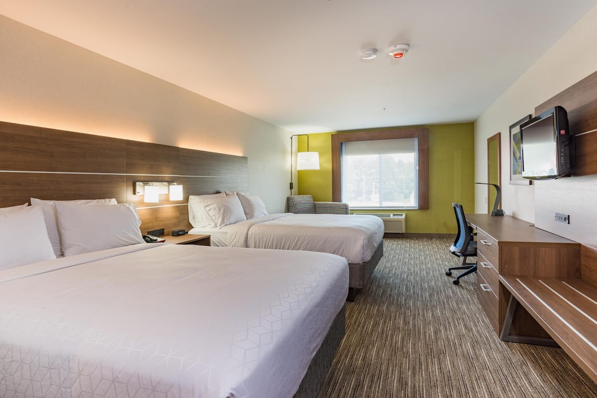 Hypo-allergenic bedding available, in-room safe, desk, laptop workspace