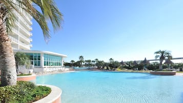 3 indoor pools, 8 outdoor pools