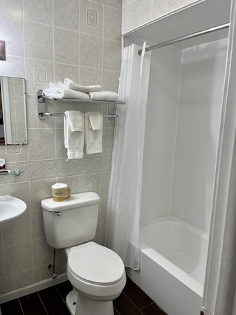 Hair dryer, towels. Chief Motel