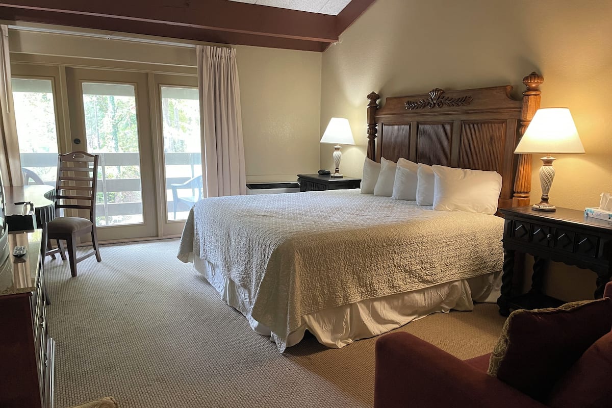 Hochwertige Bettwaren, Pillowtop-Betten, Verdunkelungsvorhänge