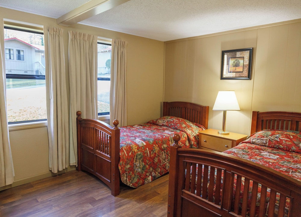 Fontana Village Resort & Marina by null