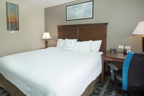 Premium bedding, desk, laptop workspace, iron/ironing board - TownePlace Suites by Marriott Pocatello (Pocatello)