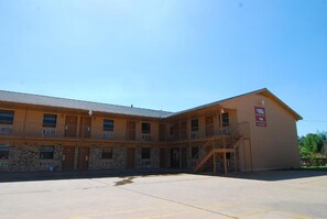 Exterior - Coach Light Inn Brenham (Brenham)