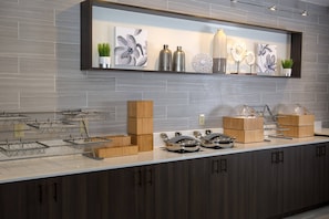Free daily full breakfast - SpringHill Suites by Marriott Houston Pearland (Pearland)