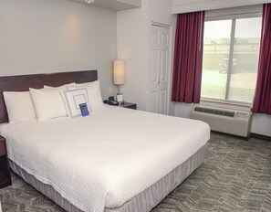 Hypo-allergenic bedding, in-room safe, desk, laptop workspace