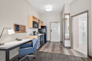 1 habitación, escritorio y cortinas blackout 