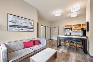 1 habitación, escritorio y cortinas blackout 