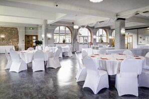 Banquet hall - Lord Haldon Country Hotel, Sure Hotel Collection by Best Western (Exeter)