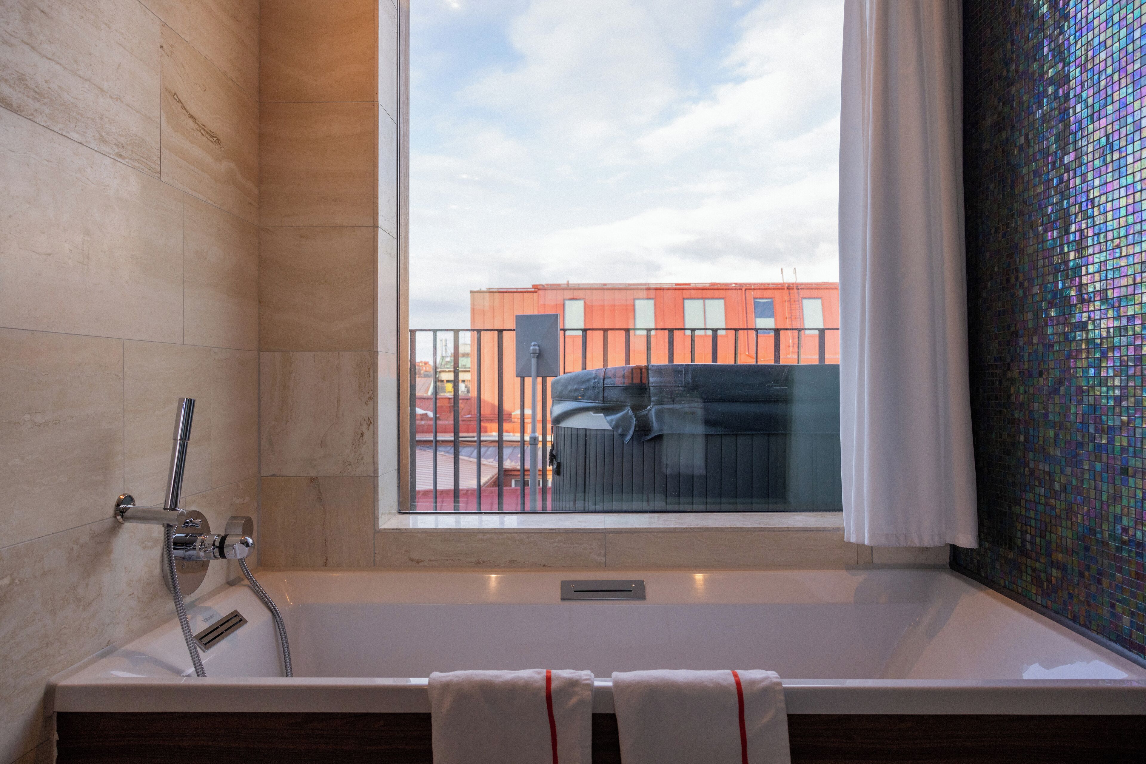 Photo - Avalon Hotel