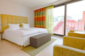 Standard King Size | Egyptian cotton sheets, premium bedding, minibar, in-room safe