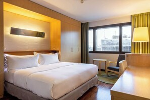Ropa de cama de alta calidad y minibar 