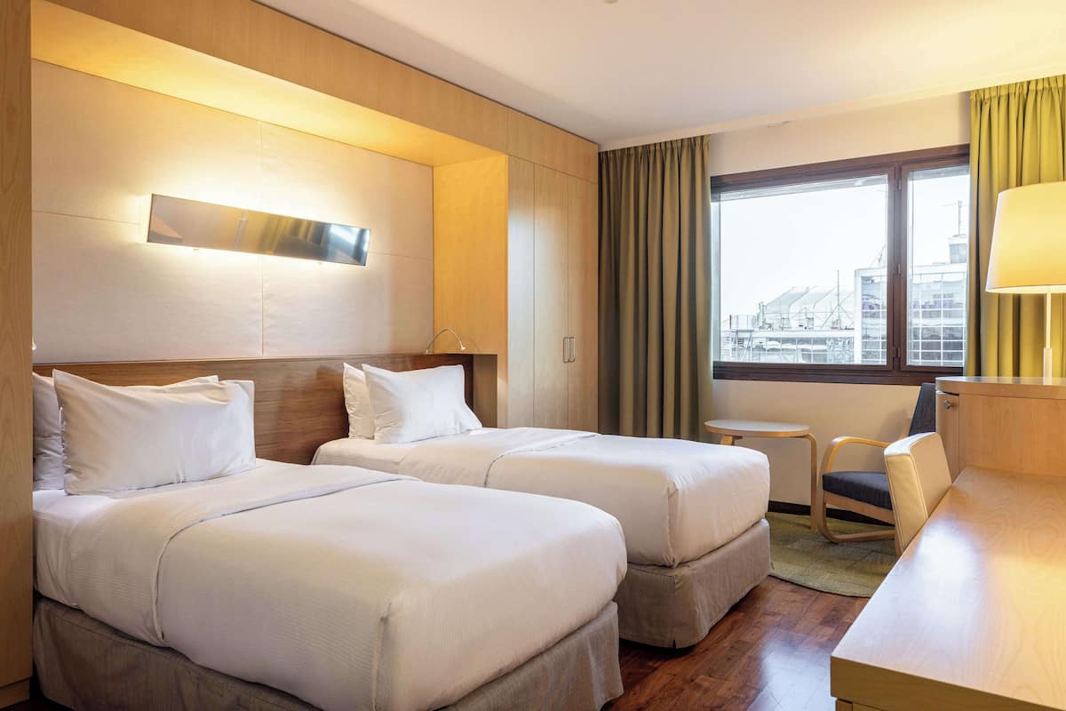 premium bedding, minibar, in-room safe, soundproofing