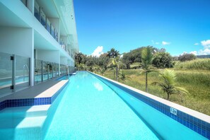 Departamento estándar, 2 habitaciones, acceso a la alberca, vista a la alberca | 1 habitación, decoración personalizada y muebles diferentes 