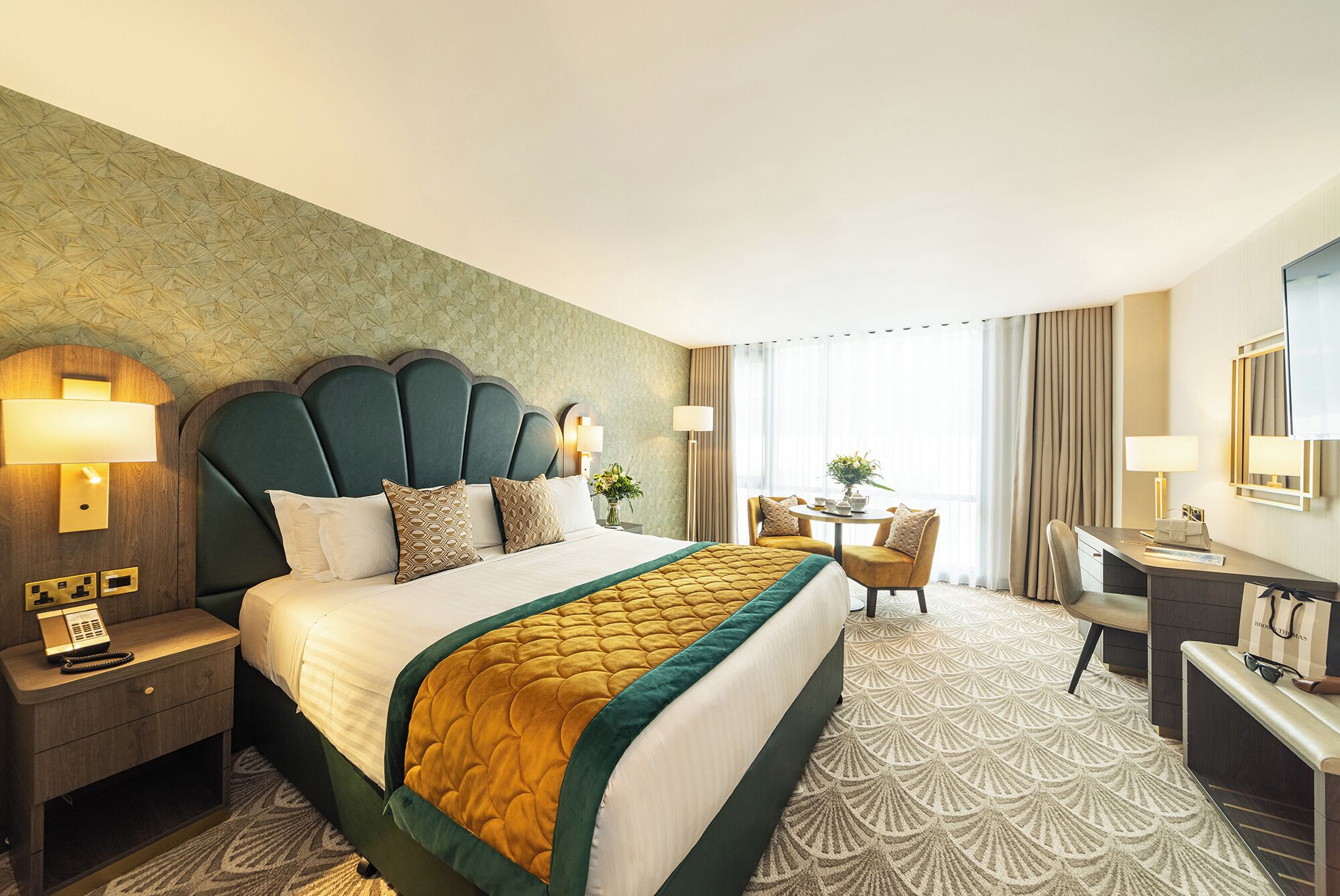 Deluxe Room | Hypo-allergenic bedding, in-room safe, desk, blackout curtains