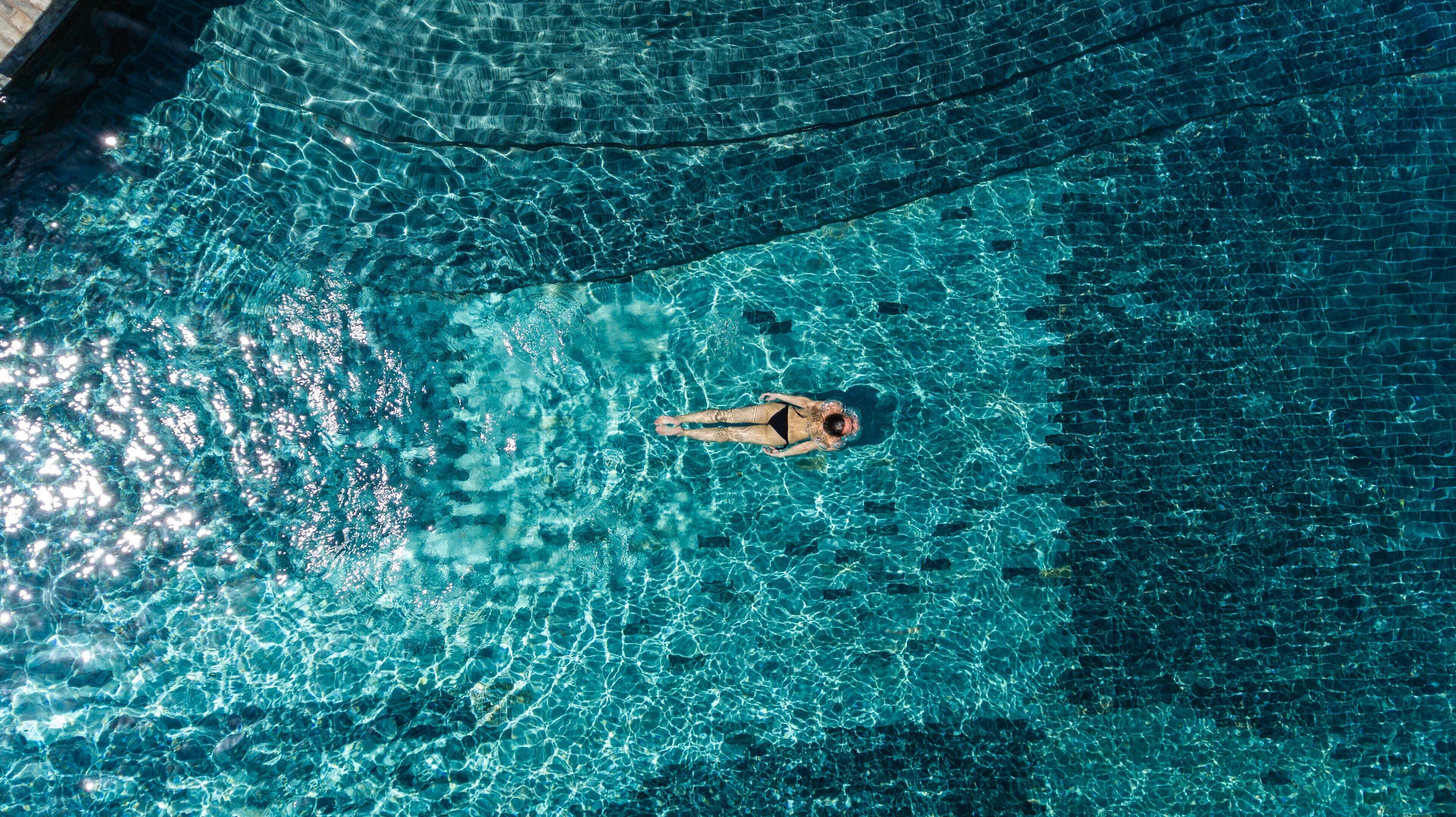 2 outdoor pools, pool umbrellas, sun loungers