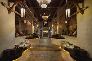 3 restaurants, spécialités Cuisine internationale