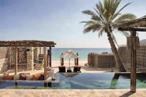 Villa, piscine privée, en face de la plage (Suite) | Terrasse/patio