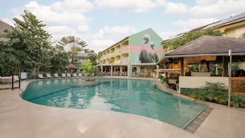 Outdoor pool, pool umbrellas, sun loungers