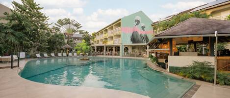 Outdoor pool, pool umbrellas, sun loungers