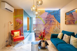 Suite junior | Zona de estar | Televisión de pantalla plana de 42 pulgadas con canales por cable