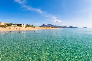 On the beach, white sand - Vila Baleira Suites (Porto Santo)