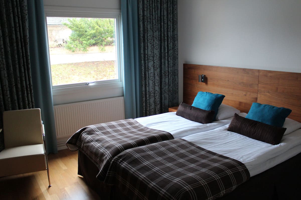 Business Double Room (Lux) | Meja, seterika/papan seterika, Wi-fi percuma, cadar katil