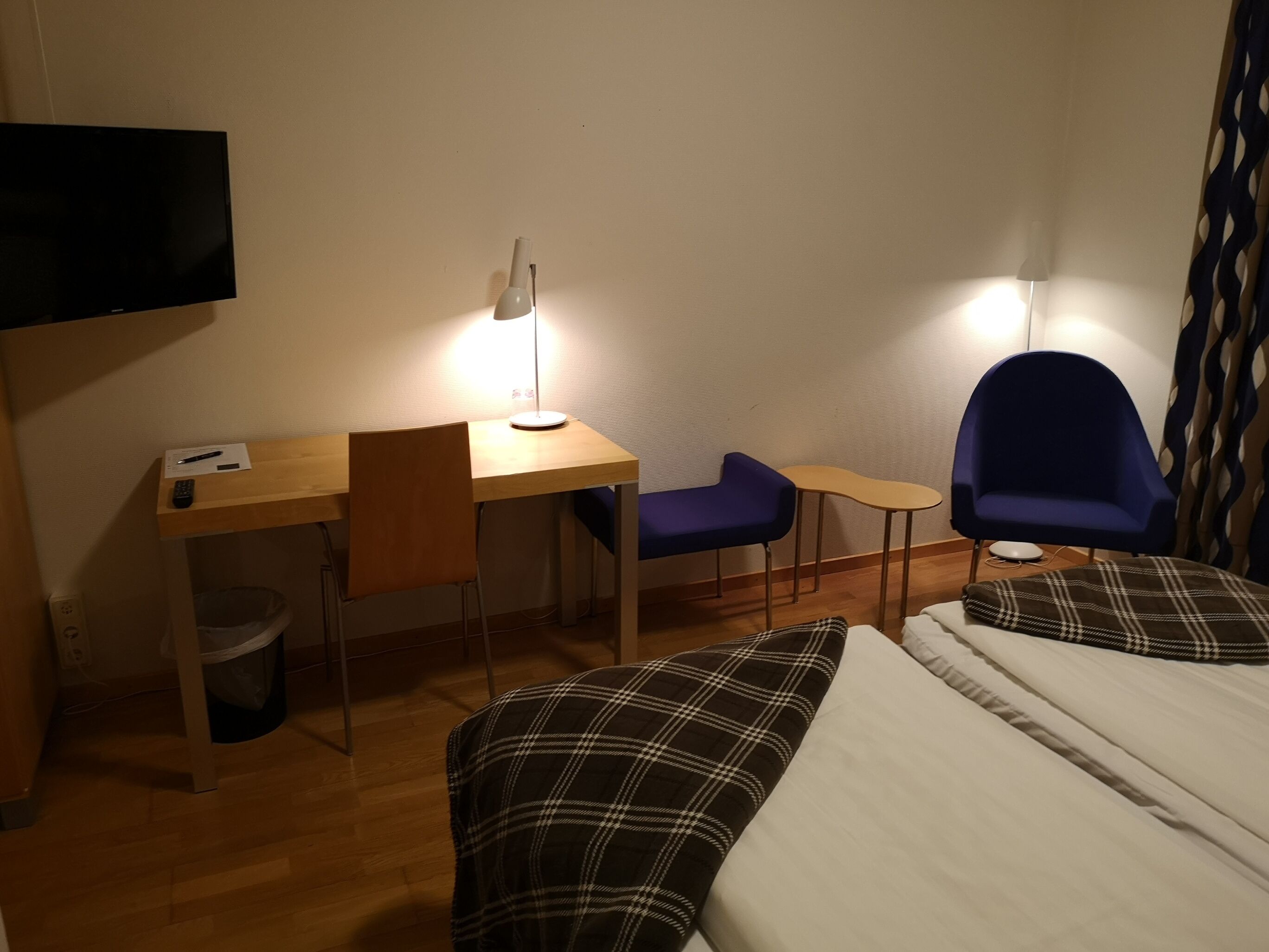 business double room | 1 bedroom, desk, iron/ironing board, free wifi