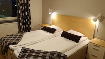 Business-Doppelzimmer | Schreibtisch, BĂŒgeleisen/BĂŒgelbrett, kostenloses WLAN, BettwĂ€sche