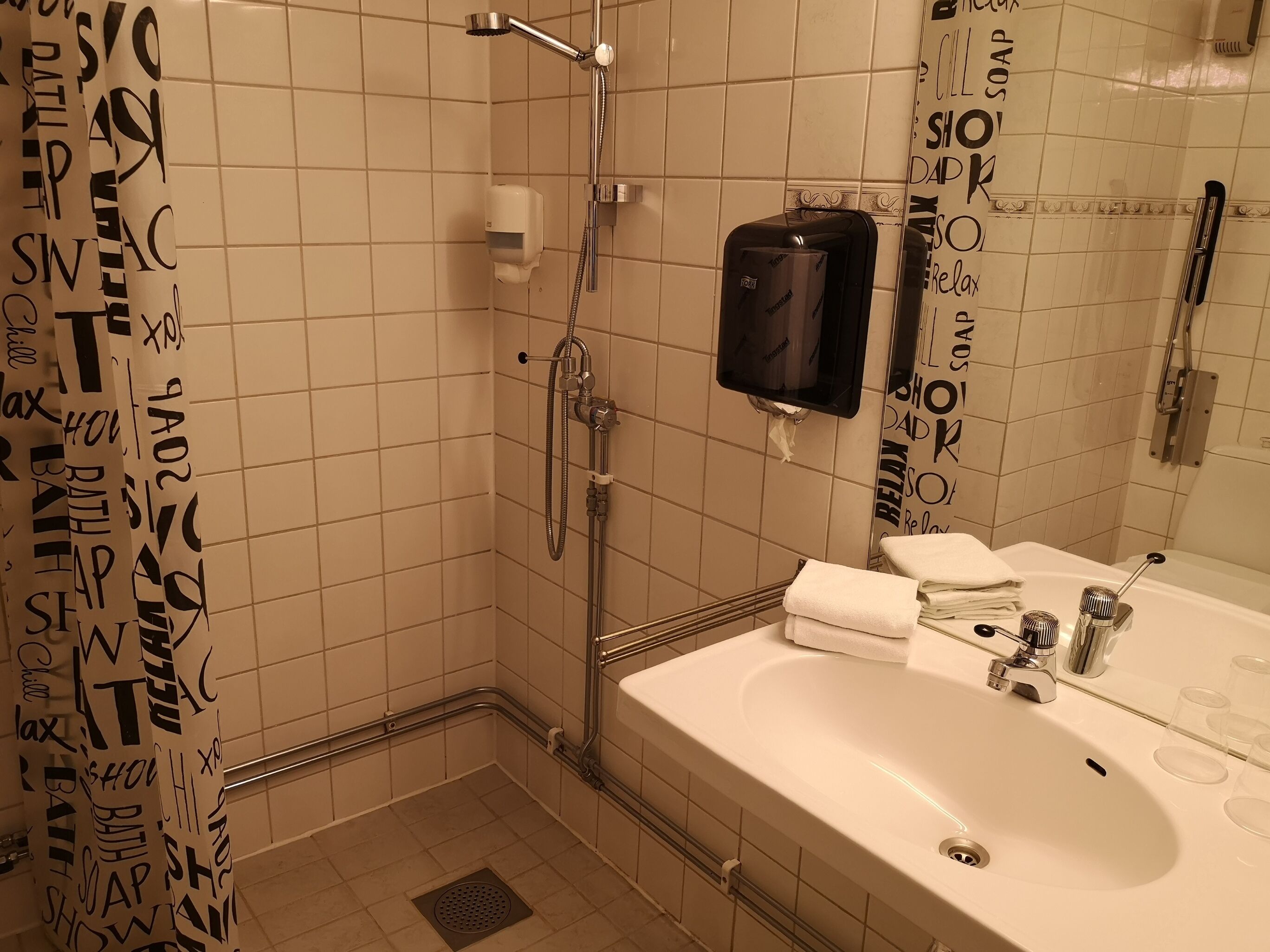 standard double room | 1 bedroom, desk, iron/ironing board, free wifi