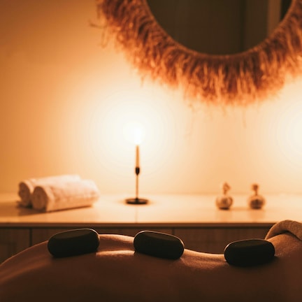 Couples treatment rooms, sauna, steam room, body treatments