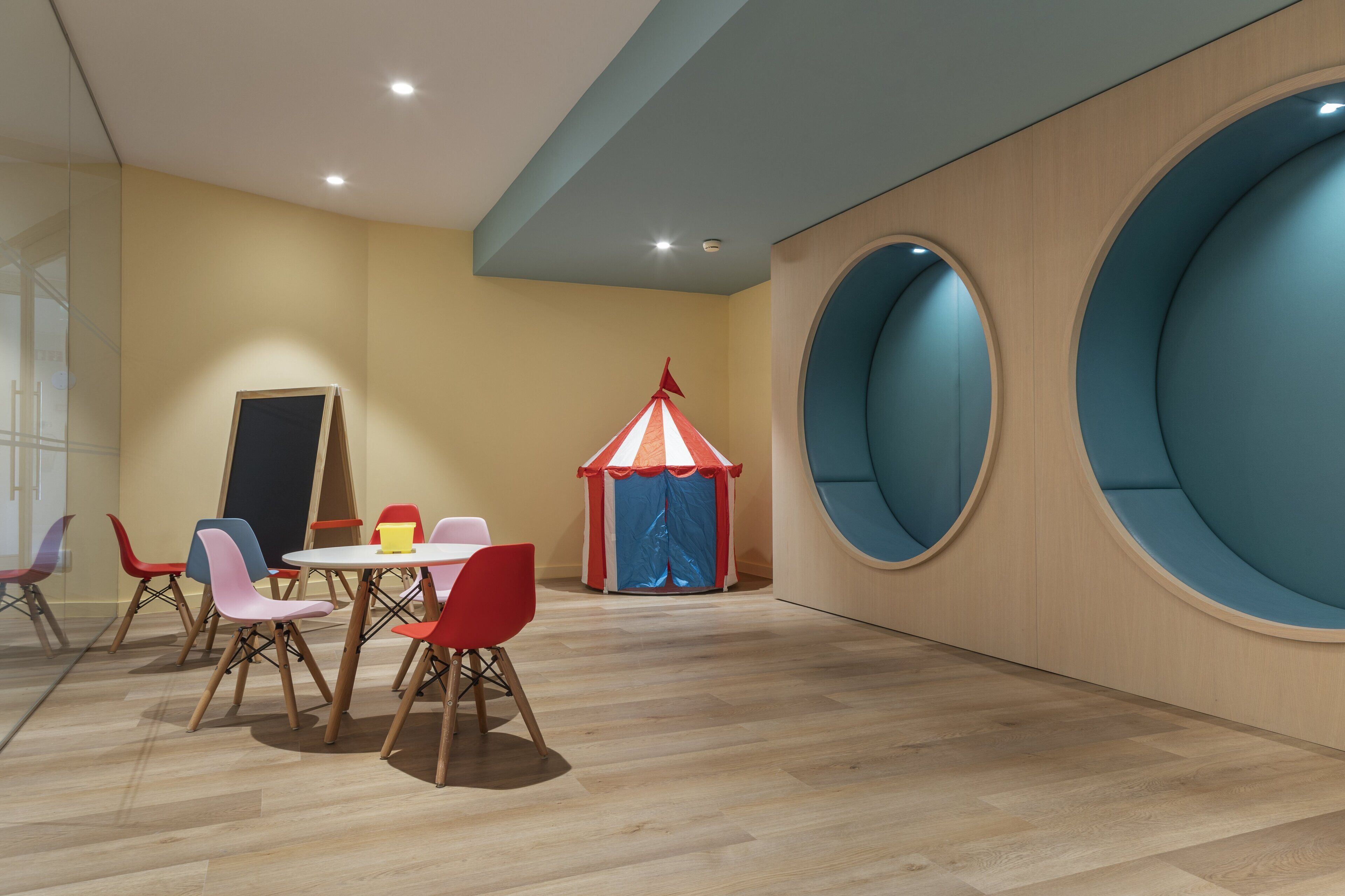 Innen-Kinderspielplatz