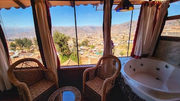 Hypo-allergenic bedding, down duvets, in-room safe, free WiFi