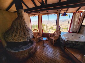 Panorama suite, bad, uitzicht op de stad (Vistas, Terrazas) | Hypoallergeen beddengoed, donsdekens, een kluis op de kamer, gratis wifi