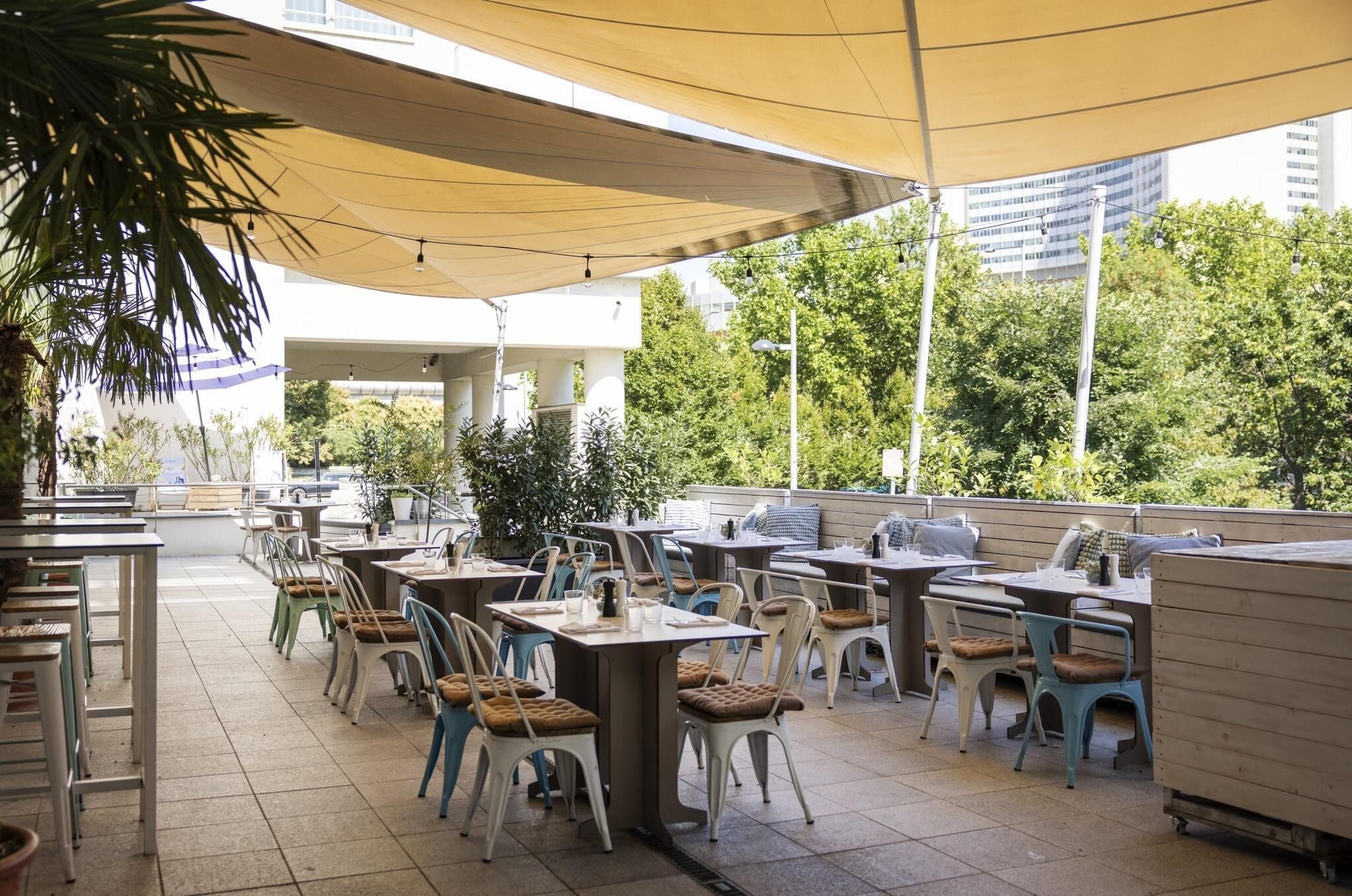 Breakfast, lunch, dinner served; garden views