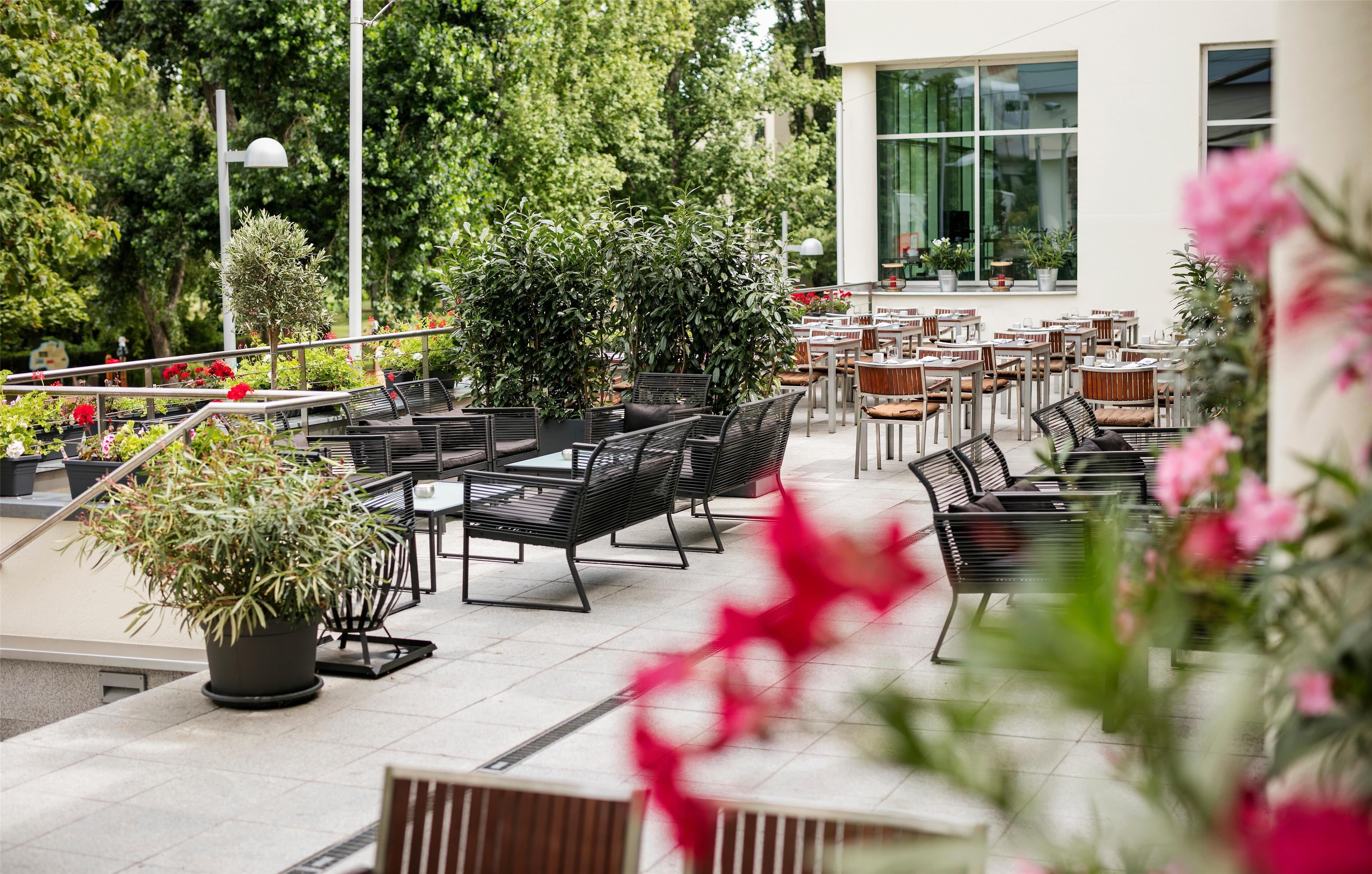 breakfast, lunch, dinner served; garden views