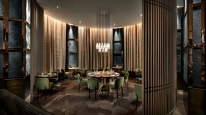 Breakfast, lunch and dinner served