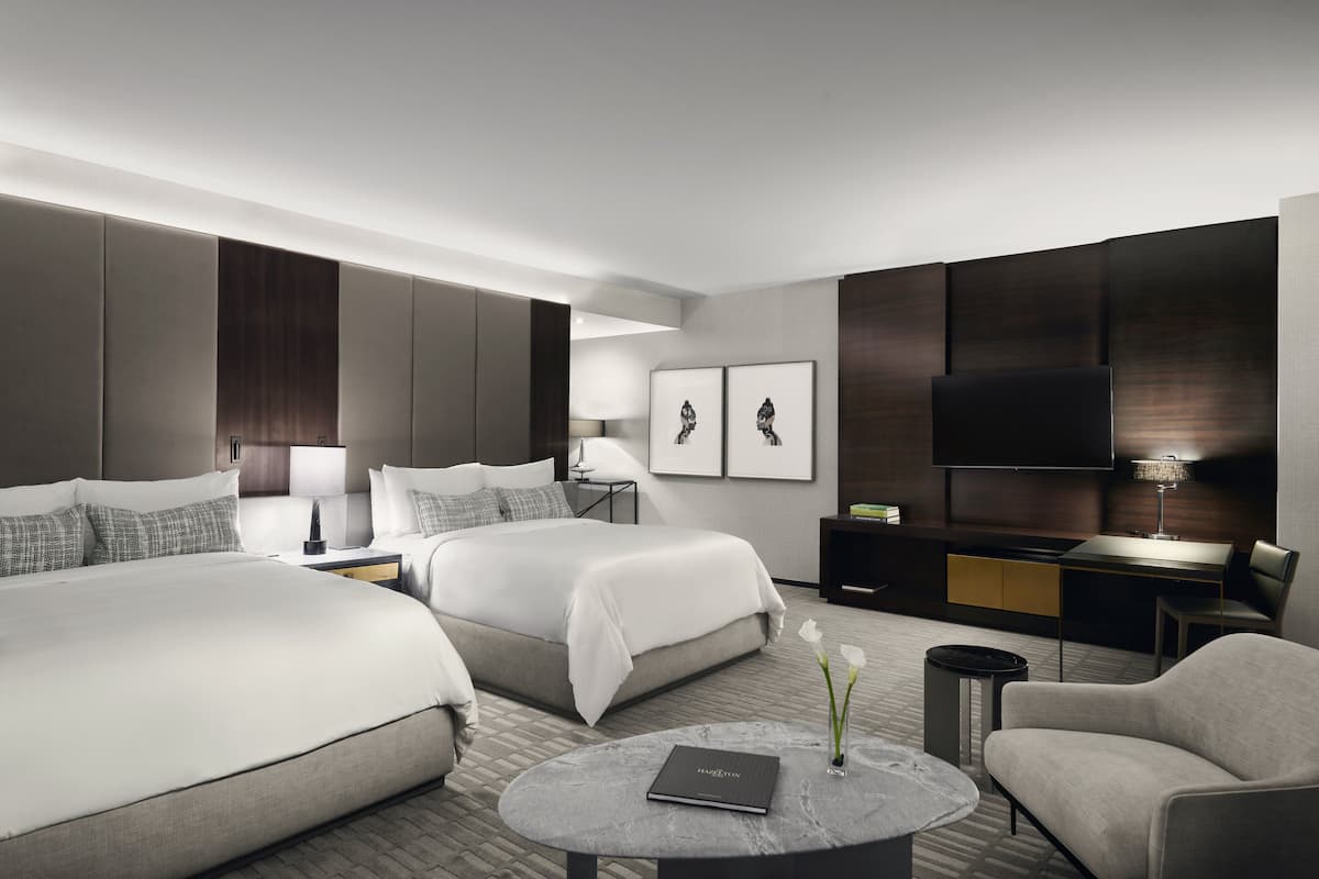 Chambre Luxe, 2 grands lits | Literie de qualité supérieure, surmatelas, minibar