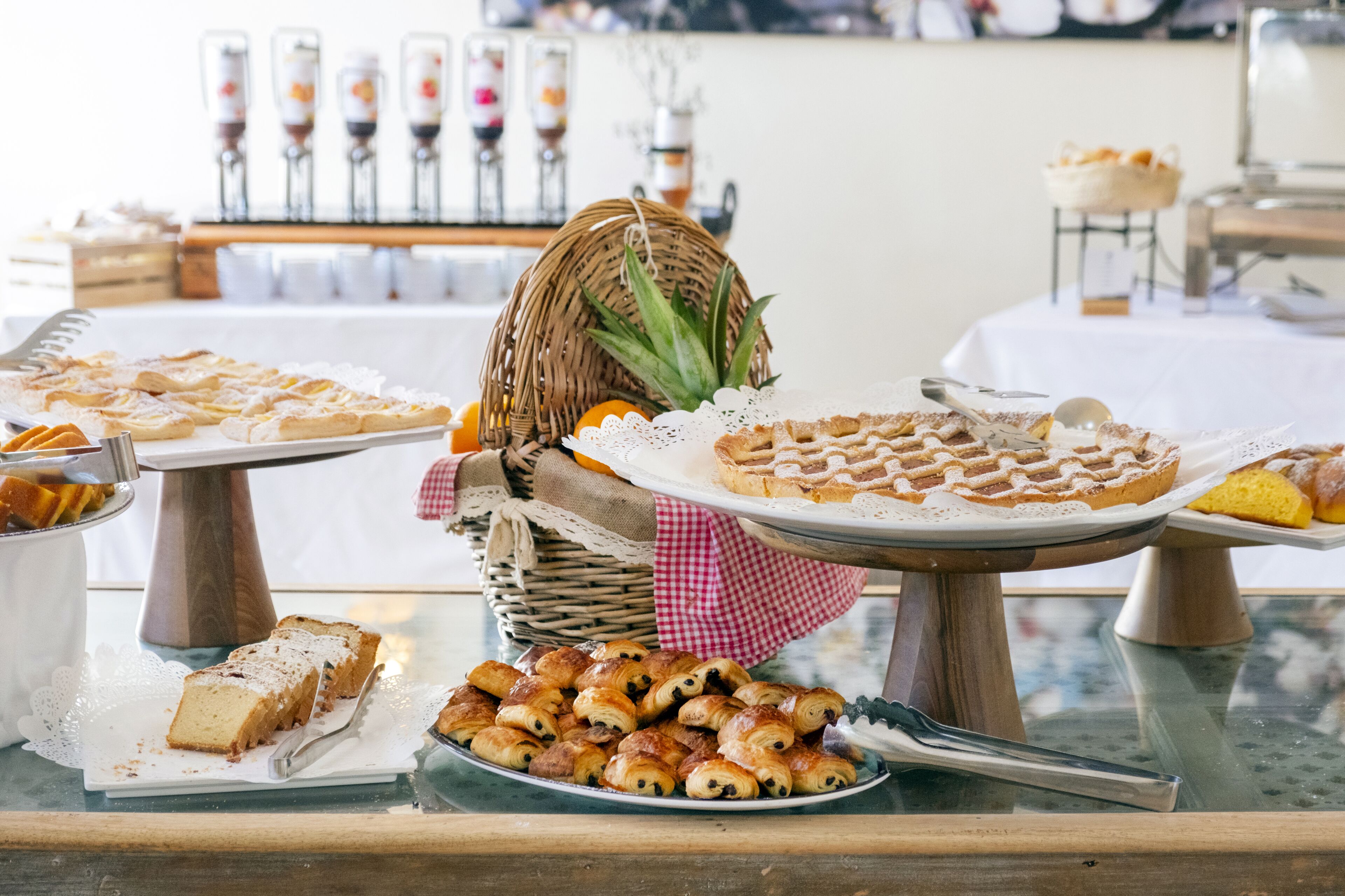 Café da manhã com buffet grátis todos os dias