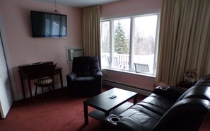 Luxury Suite, King Bed, Jetted Tub