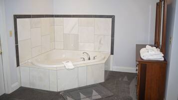 Luxury Suite, King Bed, Jetted Tub | Premium bedding, desk, iron/ironing board, WiFi (free)